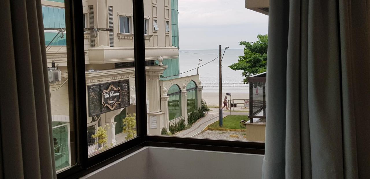 Apto Em Predio Frente Ao Mar, Meia Praia Itapema, Linda Vista, 3 Dormitorios المظهر الخارجي الصورة